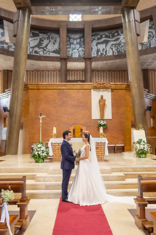 Couple at the church altar — wedding in Lisbon