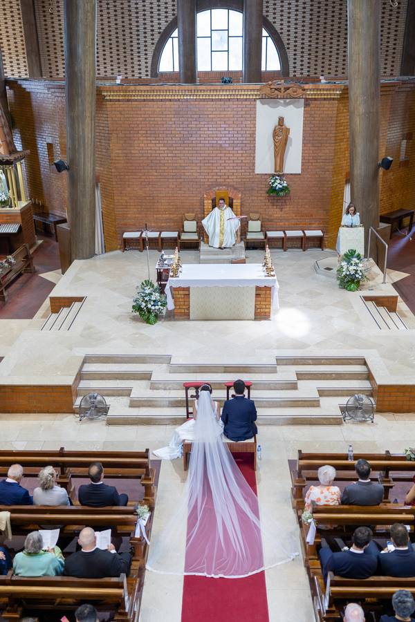 Overhead view of the church ceremony — wedding in Lisbon