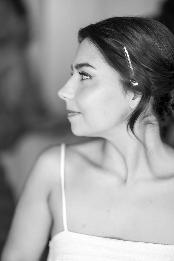 Profile portrait of the bride — wedding in Arrábida