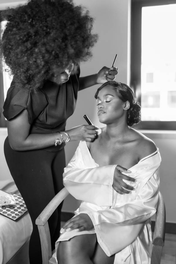 Bride having her hair done — wedding in Lisbon